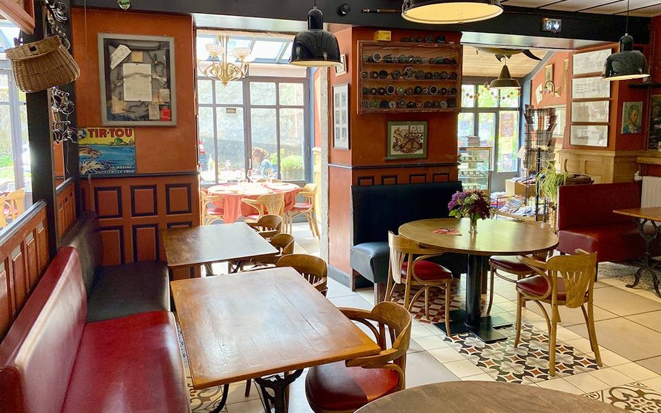 Hôtel - Chez Remise - Hotel Saint Urcize - bien manger SAINT-URCIZE